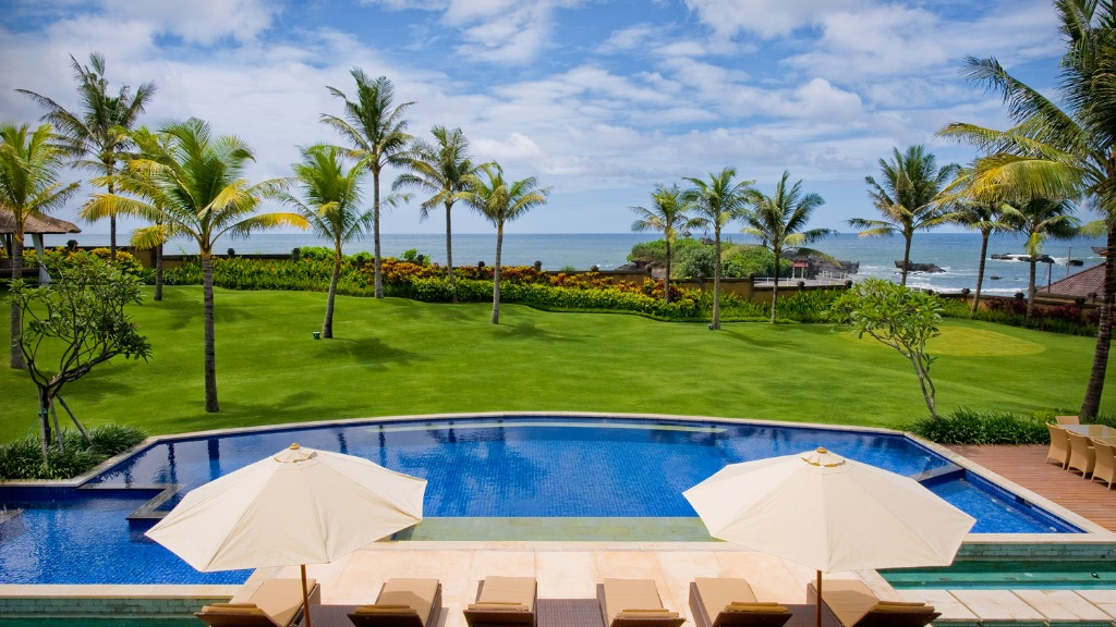 Villa Semarapura - garden and ocean view